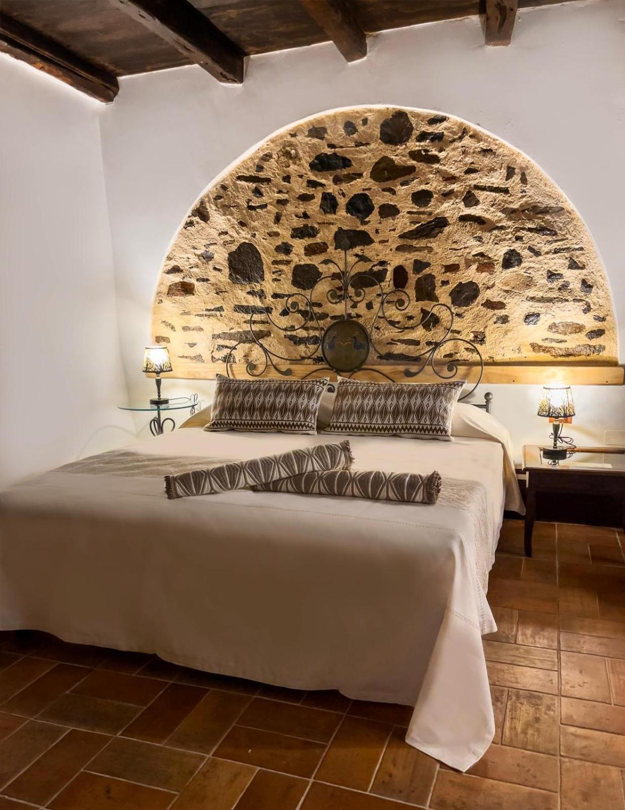 Anticos Palathos Hotel 3*