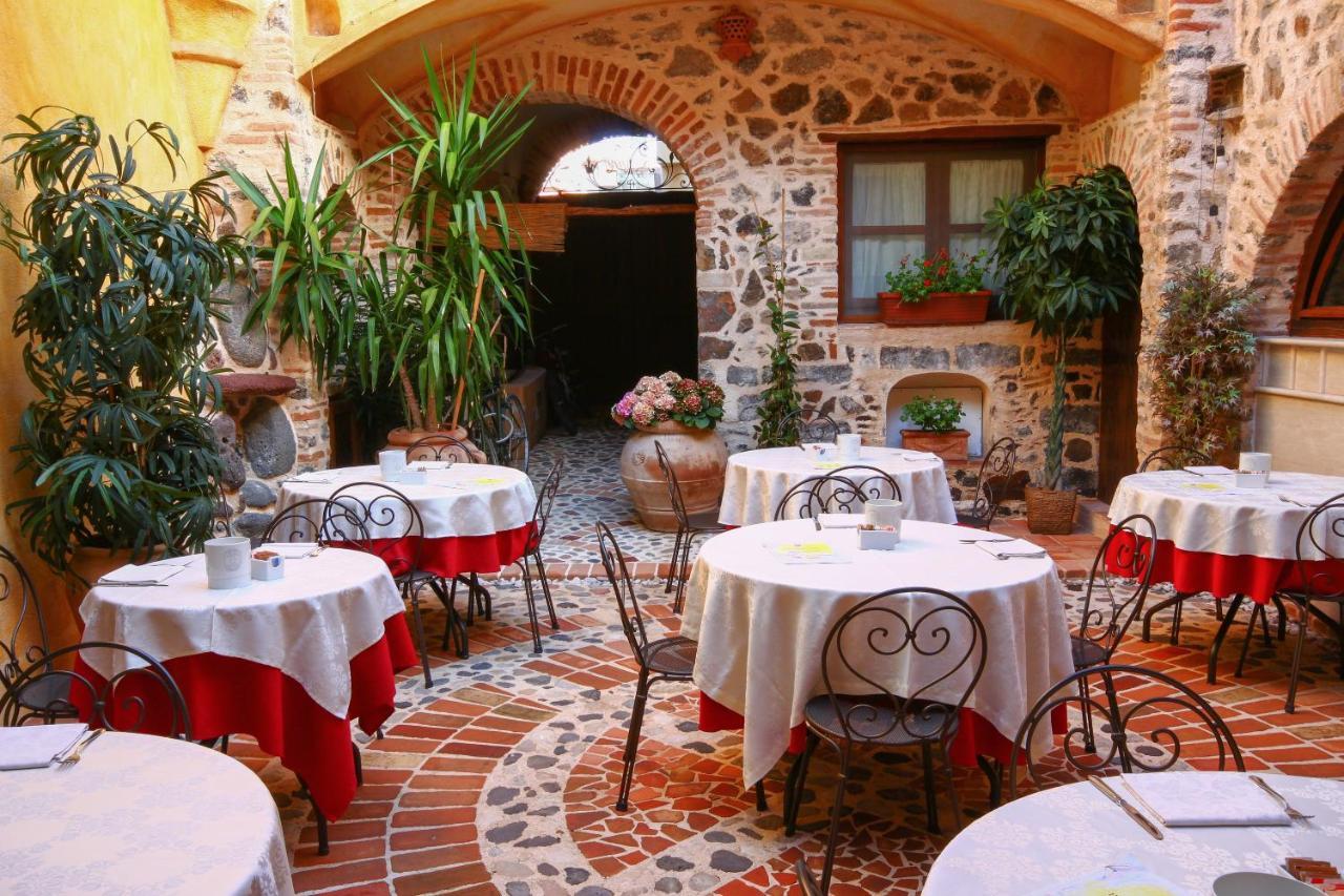Anticos Palathos Hotel